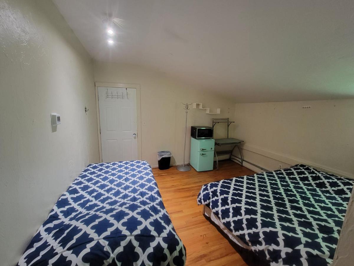 Private Bedroom Near Boston Exterior photo