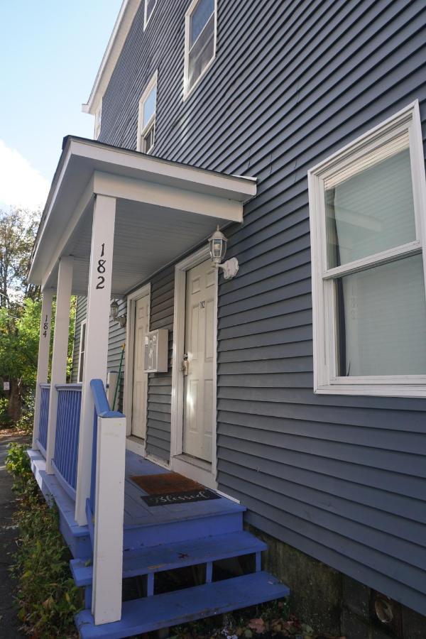 Private Bedroom Near Boston Exterior photo