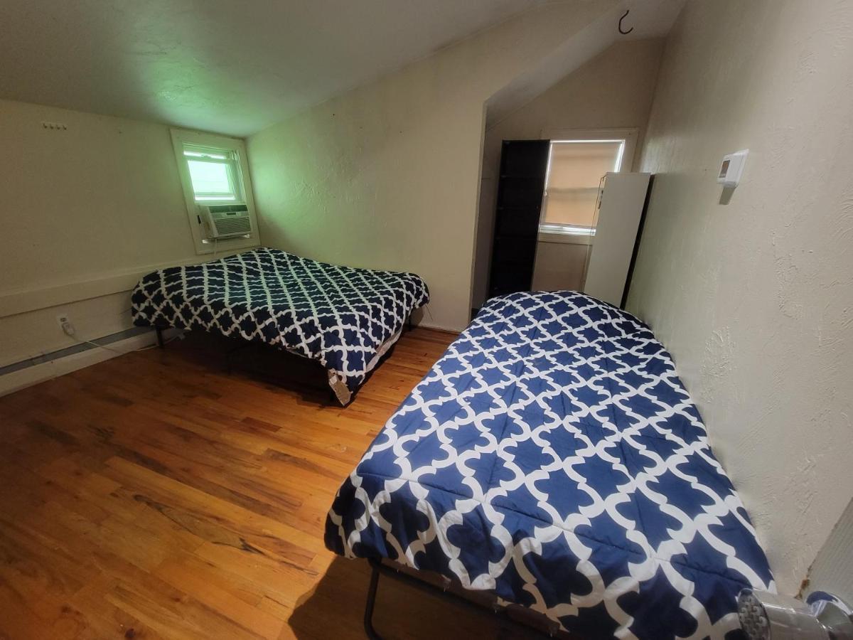Private Bedroom Near Boston Exterior photo