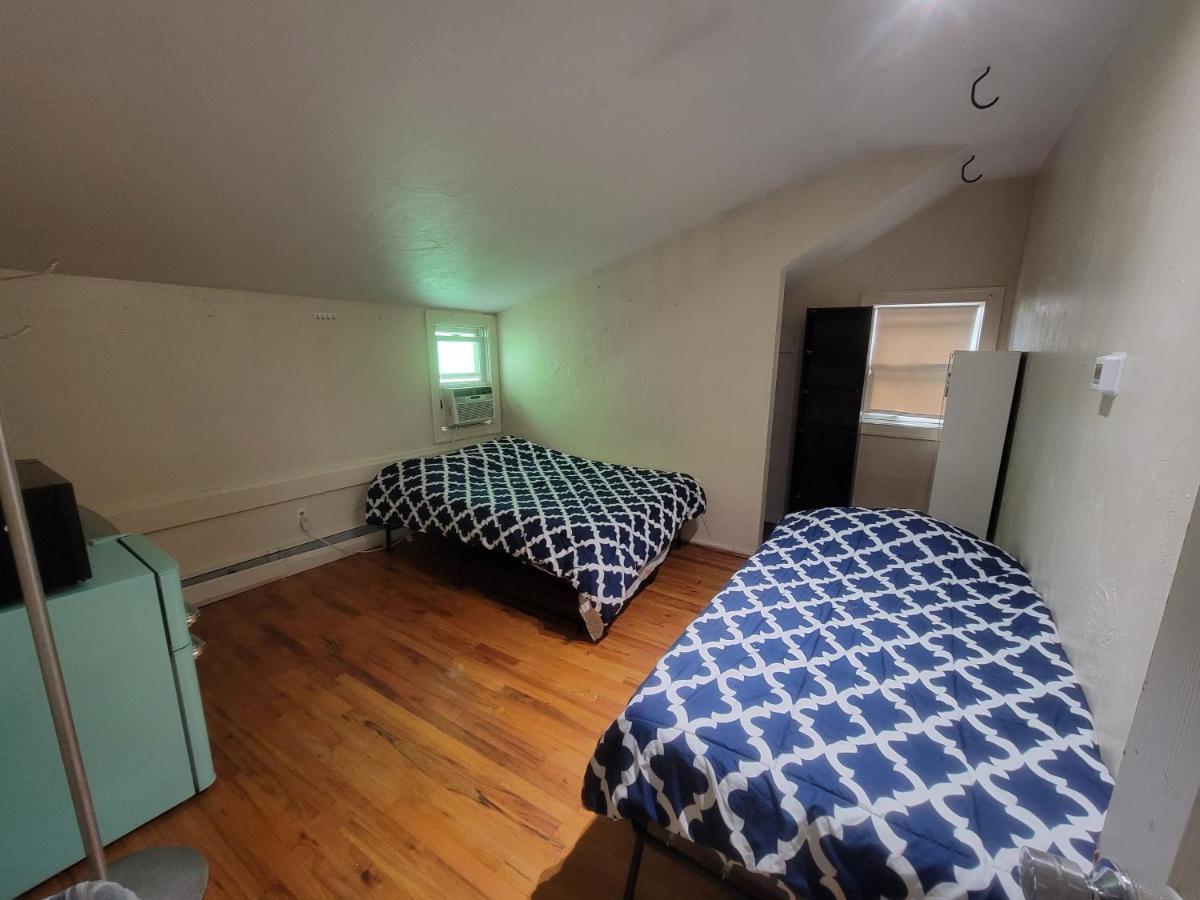 Private Bedroom Near Boston Exterior photo