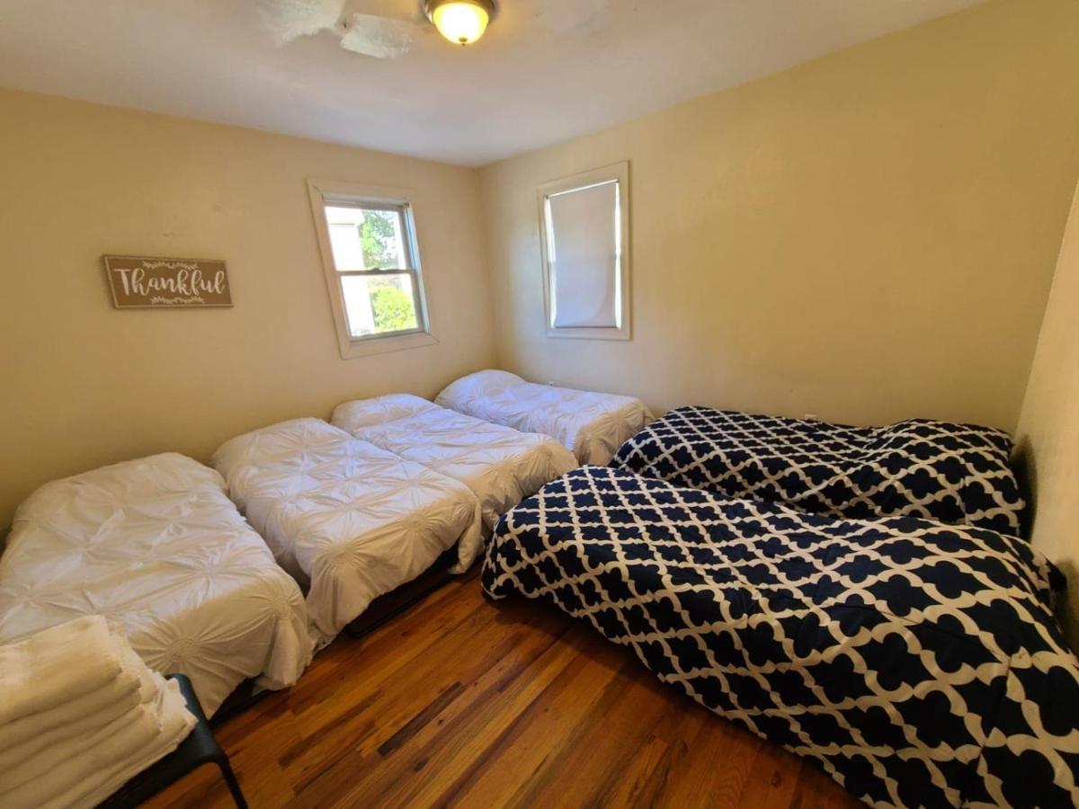 Private Bedroom Near Boston Exterior photo