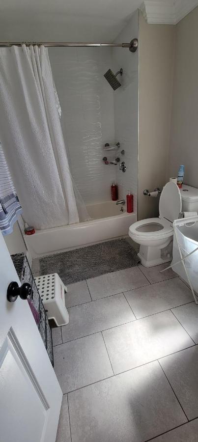 Private Bedroom Near Boston Exterior photo