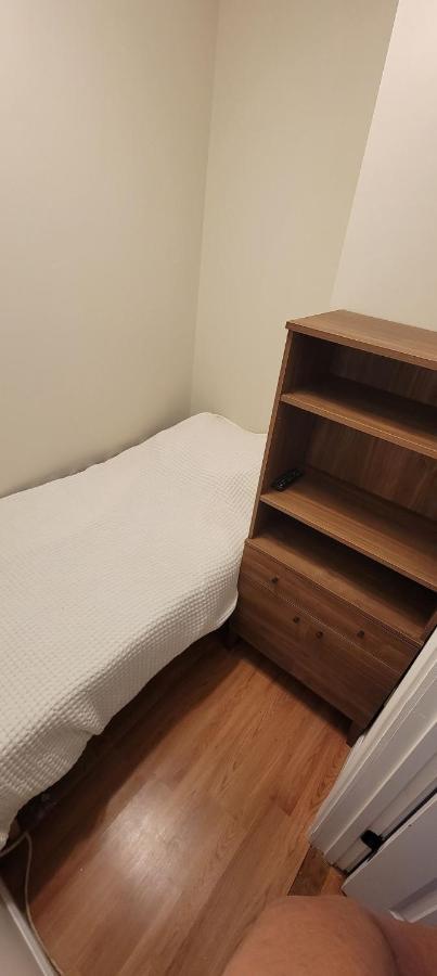 Private Bedroom Near Boston Exterior photo
