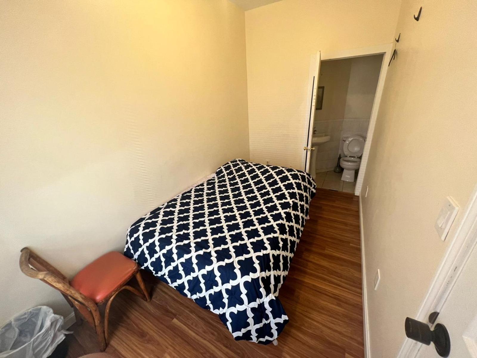 Private Bedroom Near Boston Exterior photo