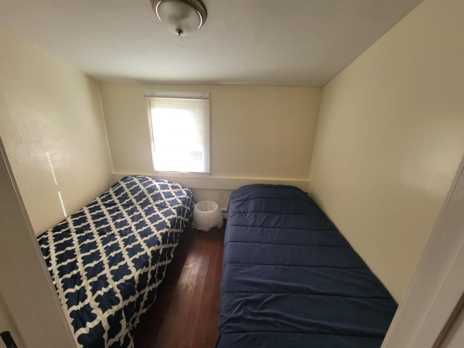 Private Bedroom Near Boston Exterior photo