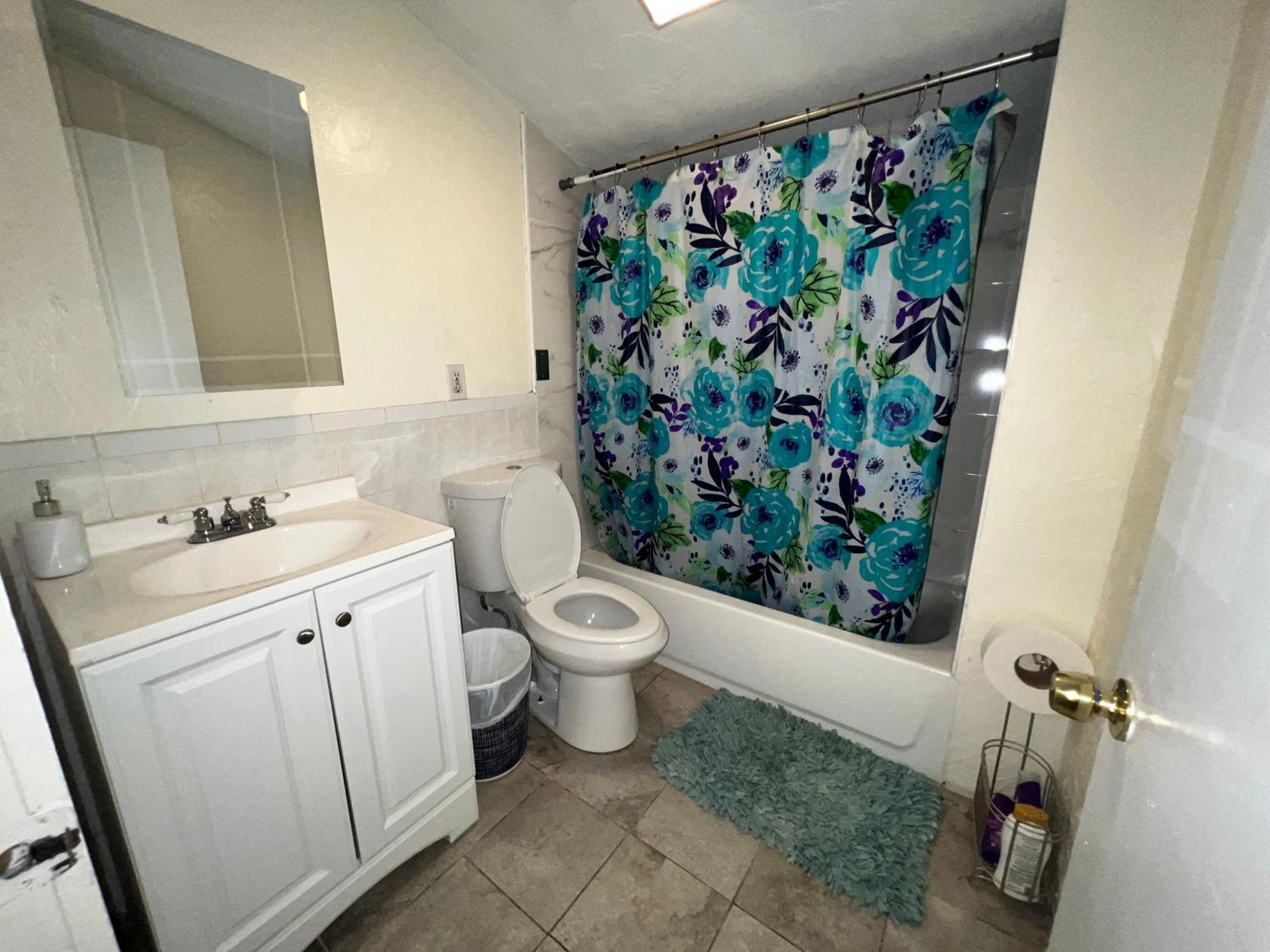 Private Bedroom Near Boston Exterior photo