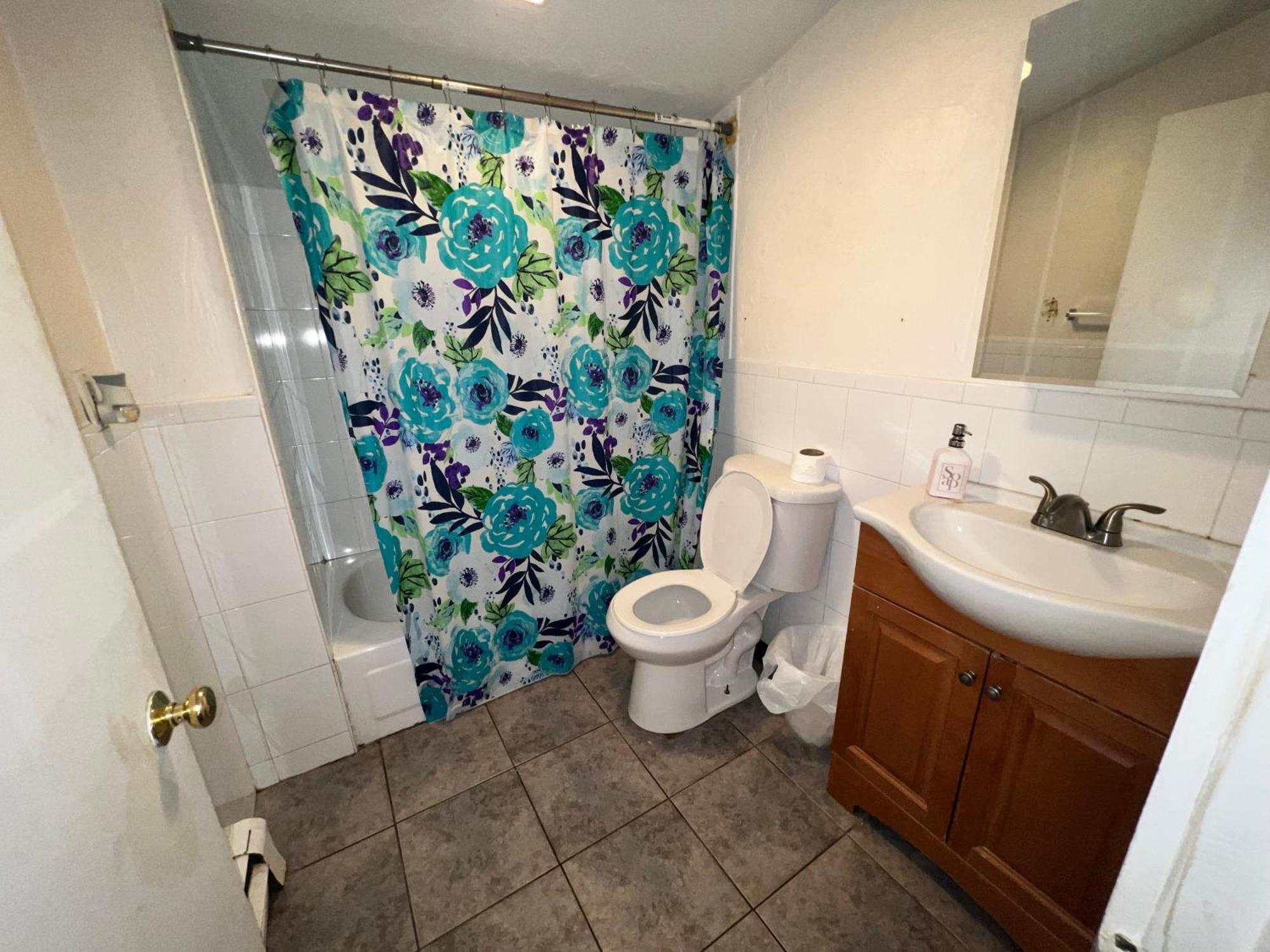 Private Bedroom Near Boston Exterior photo