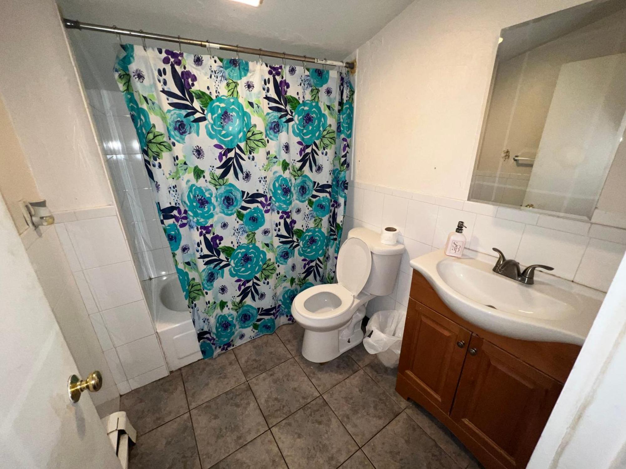 Private Bedroom Near Boston Exterior photo