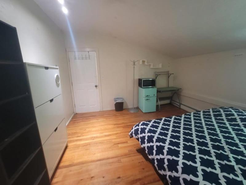 Private Bedroom Near Boston Exterior photo